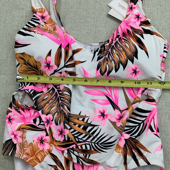 Salt + Cove Women's Tropic Time Knot-Front Front-Cutout Swimsuit Size M - Picture 9 of 10